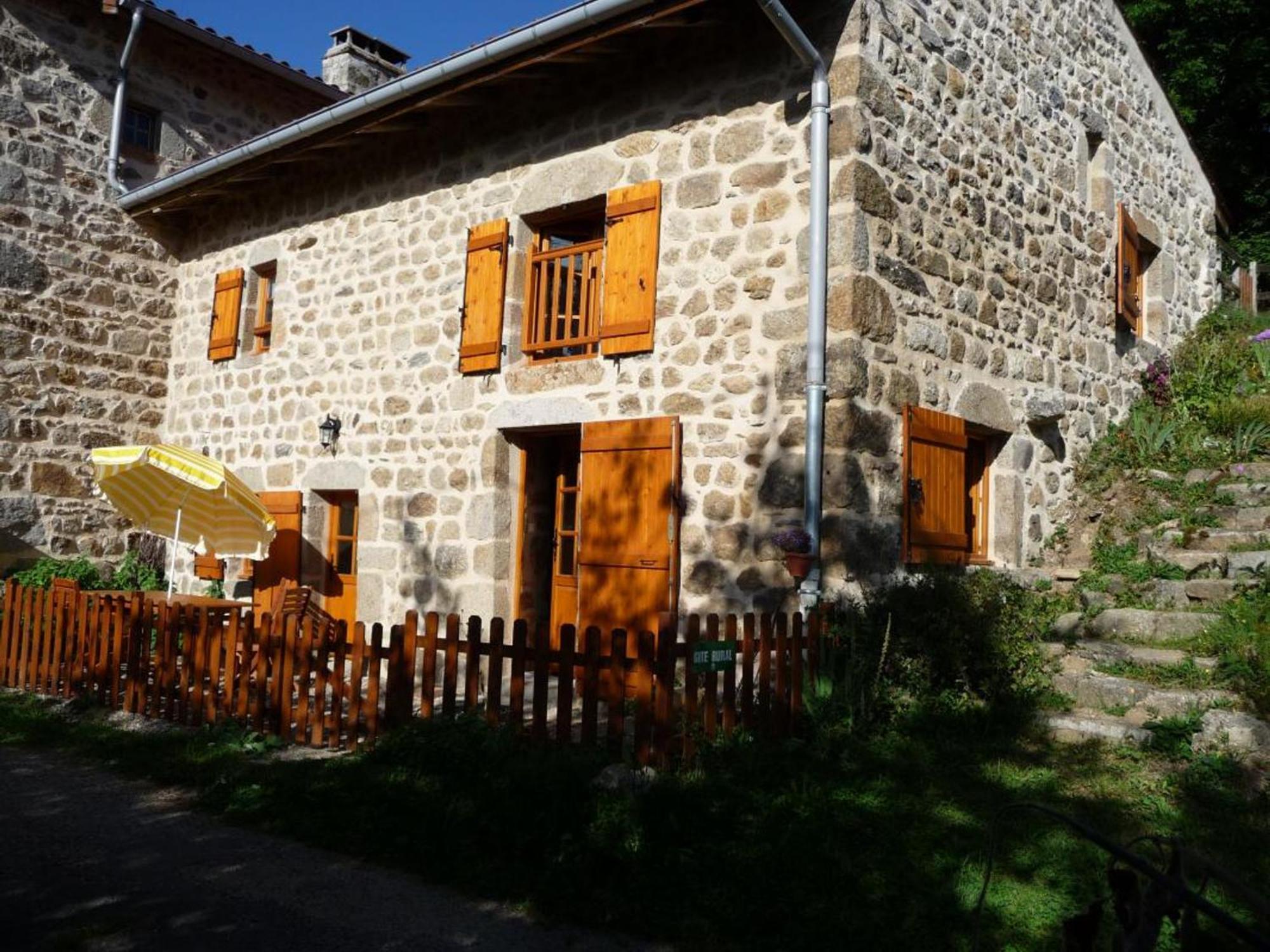 Charmant Gite Avec Terrasse, Cheminee Et Jardin, A Proximite Des Bois, Animaux Acceptes - Fr-1-496-205 Saint-Jean-Soleymieux Экстерьер фото